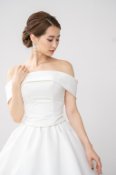 オフショルダー