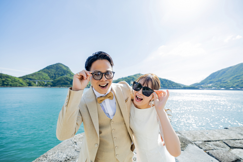 サングラスを使ってのポーズ！