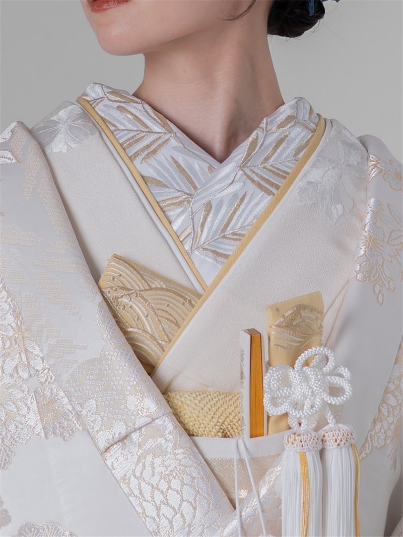 刺繍襟 松葉(白金) 
