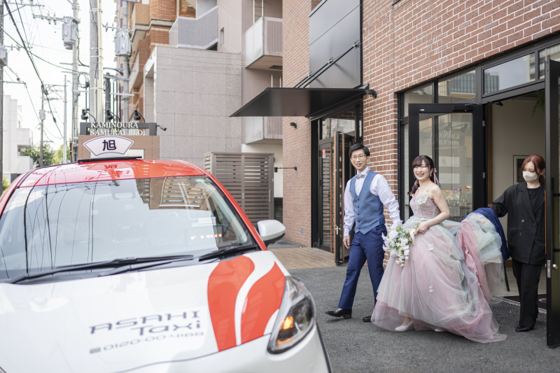 タクシーで移動