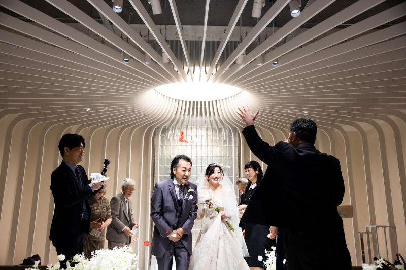 【セレモニーフォト】新郎新婦退場