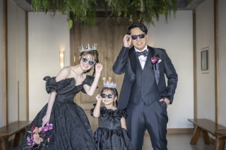 カラードレスでファミリーフォトウエディング