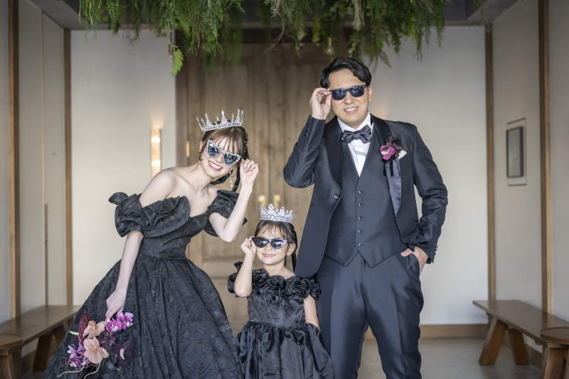 カラードレスでファミリーフォトウエディング