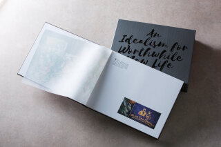 ＋graph 100[グラフ]サイズ34.1×27.3cm