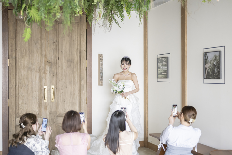 ソロフォトプラン【5月までの撮影限定！24,500円OFF】洋装１点_チャペルフォト｜全50データ付