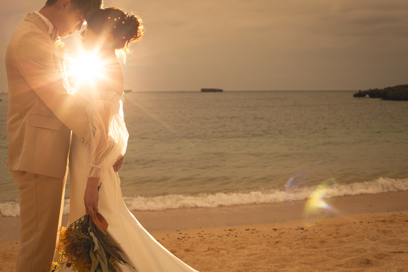 ビーチはサンセット風で