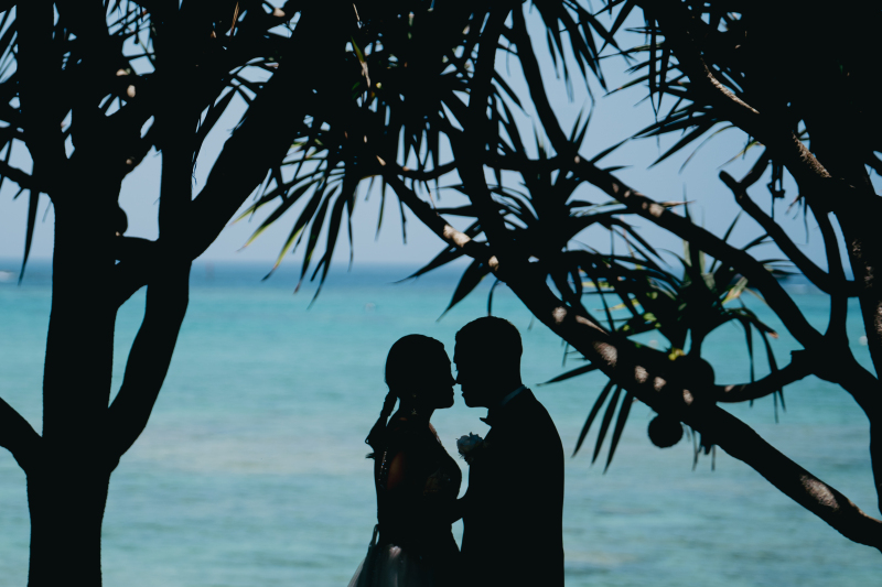 青に浮かぶシルエット