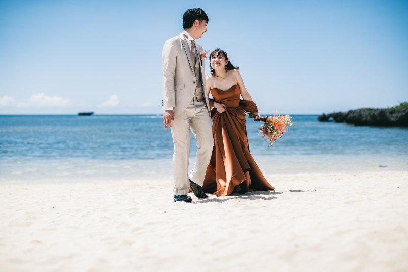 白い砂浜をお散歩