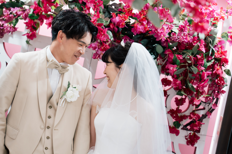 ブーゲンビリアの前で