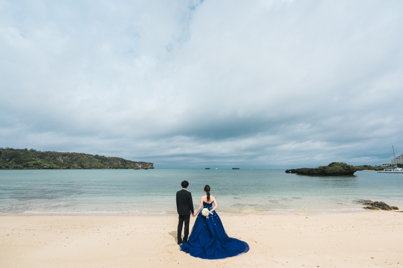 アンティーク写真館撮影 白いドレスの花嫁 フォトグラフィ ブルー背景 バインダー アンティーク写真館撮影 白いドレスの花嫁 フォトグラフィ