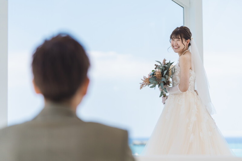 見つめる先には