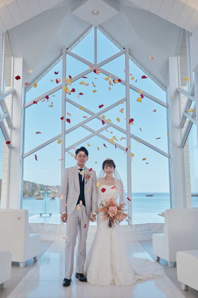 祝福の”フラワーシャワー”