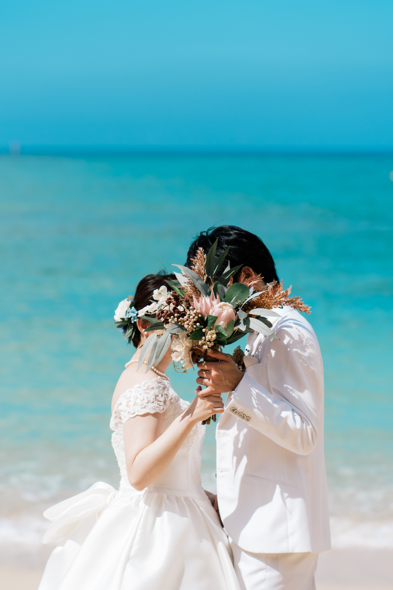 ブーケで顔隠し