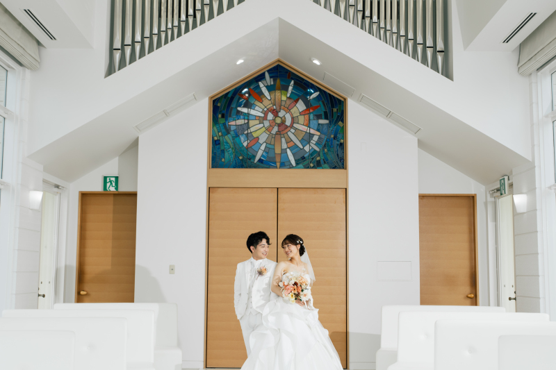 統一感ある真っ白の衣裳