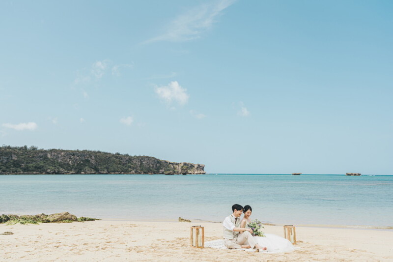魅力的な観光スポット「万座毛」を臨む景色で撮影
