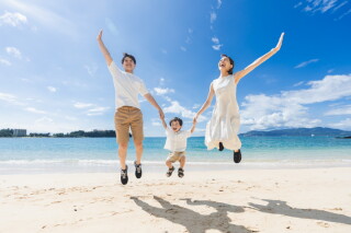 ザ・シーサイドガーデン ラグーン大聖堂　byワタベウェディング_リゾプチシネマ／夏リゾートムービープラン