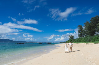 ザ・シーサイドガーデン ラグーン大聖堂　byワタベウェディング_リゾプチシネマ／夏リゾートムービープラン