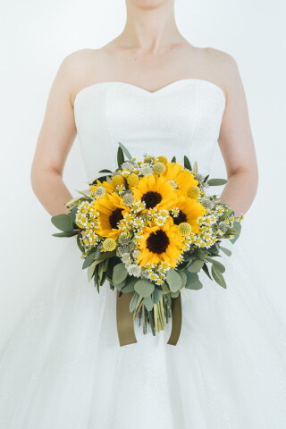 生花ブーケ【ひまわりのクラッチブーケ】