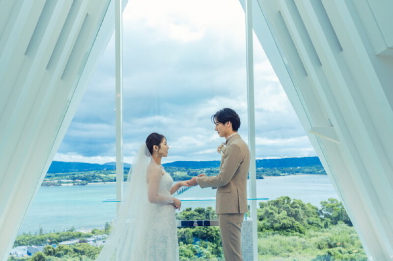 【雨天保証付／古宇利島 空と海の教会】挙式つきプラン❀チャペル＆ビーチ100カット｜洋装1点｜全データ｜ヘアメイクこみこみ♬