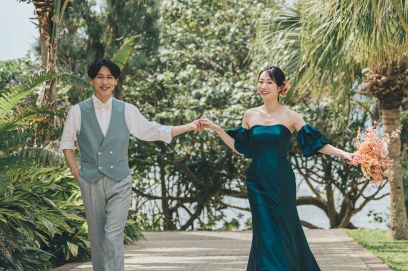 【ドレス2着付】◉美容師同行+新婦ヘアチェンジ+新郎ヘアメイク込!|チャペル&ガーデン&ビーチ¥158,180→¥121,880