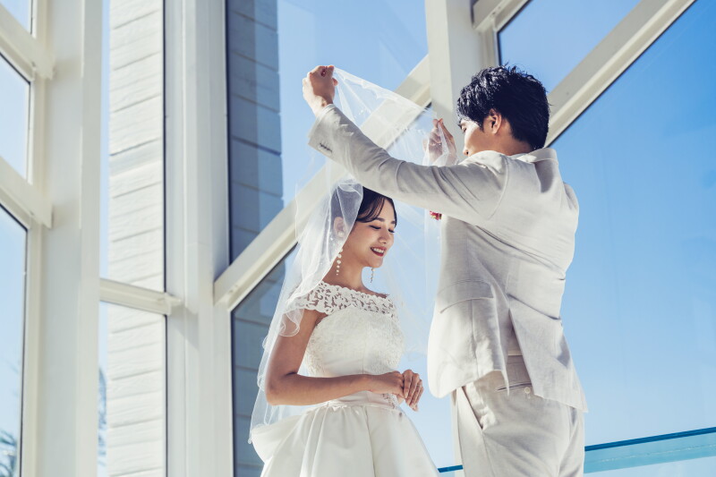 【シンプルセレモニープラン】~海と緑に囲まれたガラスのチャペルで愛を誓う~|洋装1点|ヘアメイク|お写真1枚プラン