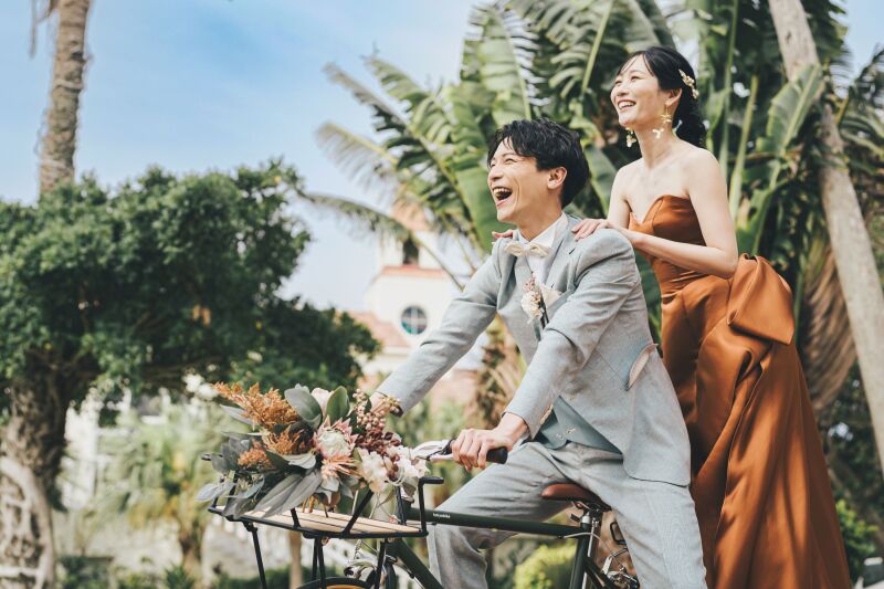 ◉12月~2月撮影限定◉ドレス2着付プラン◉特別価格◉¥87,780!カラー取り扱い有♬|チャペル+ガーデン+ビーチ100カット