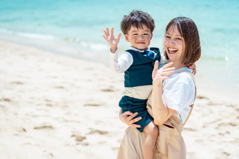 【ファミリーフォトプラン】ベビーシッター手配します♩|ビーチ100カット|全データ納品&色調|衣裳|ヘアメイク|雨天保証込み