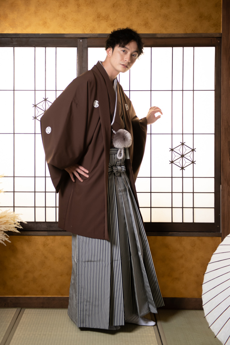 茶・紋付袴