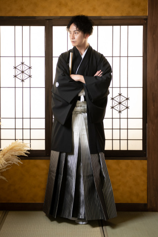 黒・紋付袴（ボカシ）