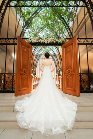The oneday photo wedding_チャペルで叶える前撮り（洗練された空間でふたりらしい撮影を）