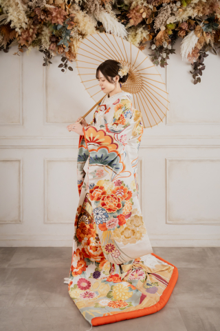 The oneday photo wedding_和装スタジオ（伝統とモダンが交差する空間で新しい和装を）