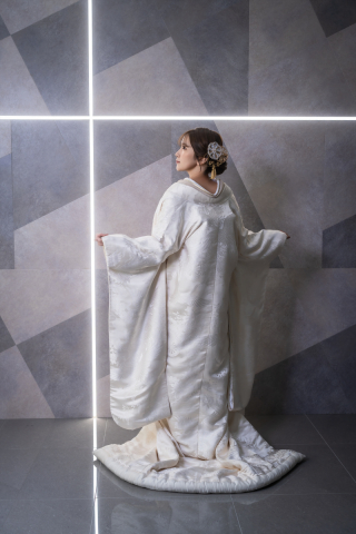The oneday photo wedding_和装スタジオ（伝統とモダンが交差する空間で新しい和装を）