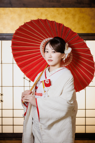 The oneday photo wedding_和装スタジオ（伝統とモダンが交差する空間で新しい和装を）
