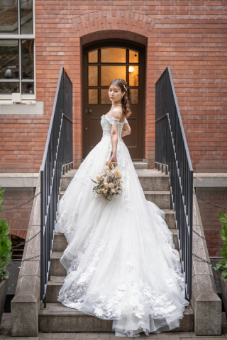 The oneday photo wedding_昼の東京駅周辺ロケ（ブリックスクエアや仲通りで上品に）