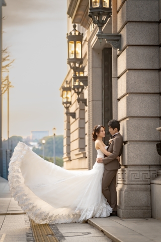 The oneday photo wedding_昼の東京駅周辺ロケ（ブリックスクエアや仲通りで上品に）