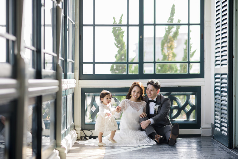 eneen wedding KOBE_女性のフォトグラファーがいる