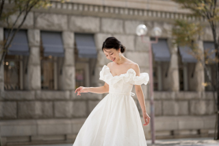 eneen wedding KOBE_【旧居留地】異国情緒漂う街並みで映画のワンシーンのような1枚を