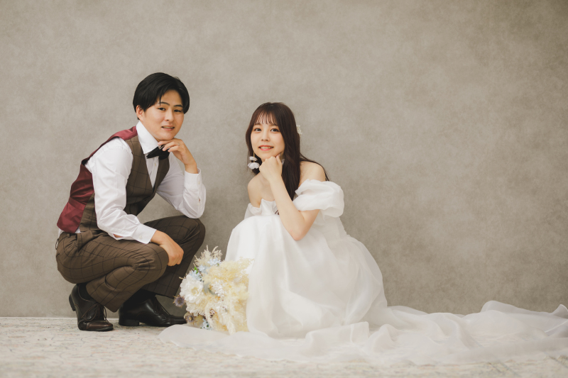 スタジオ撮影だからこそ、今のお二人の雰囲気を写真に残せると思います。二人だけの空間で、お二人らしい写真を未来に残しましょう！