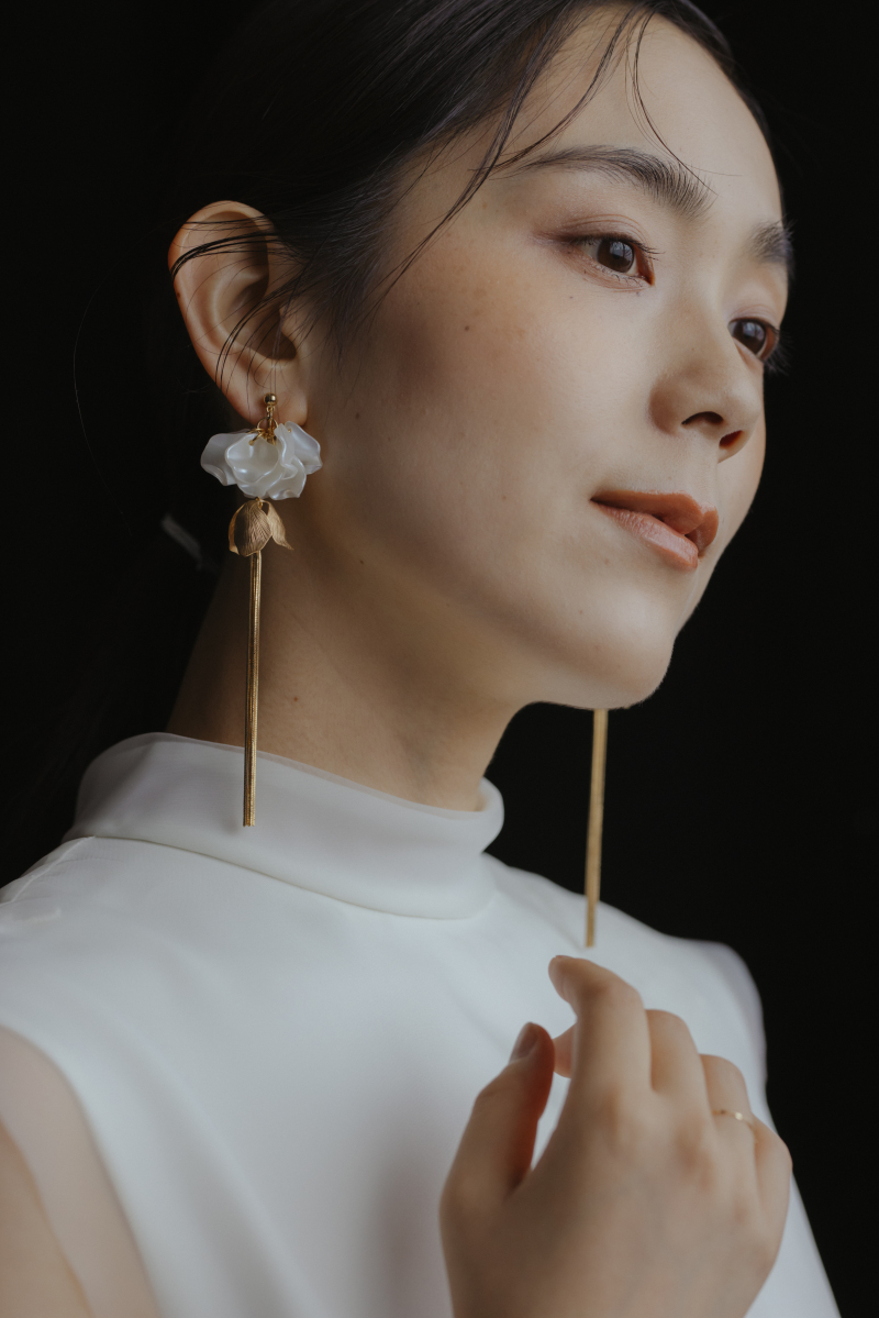 hanabira gold tassel pierce
