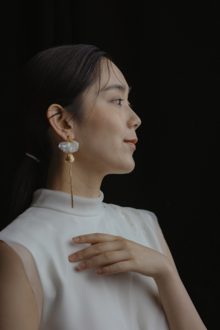 hanabira gold tassel