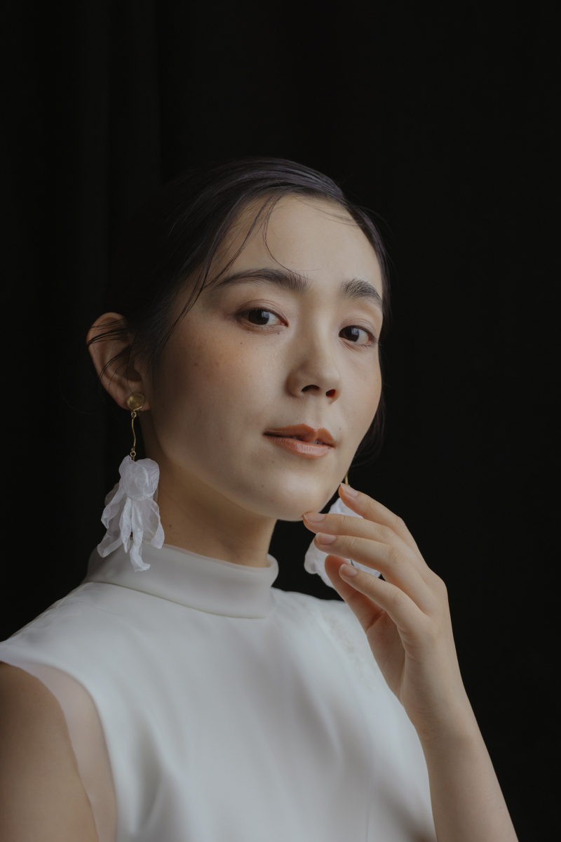 white chiffon pierce