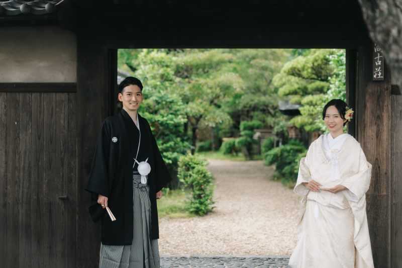 雨宿りしながら