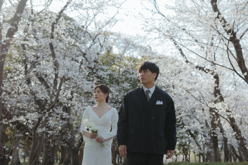ドレス撮影で公園に移動
