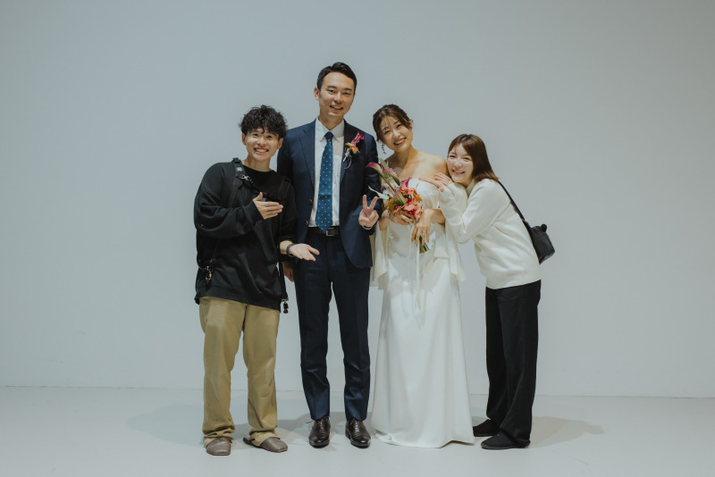 スタッフと集合写真