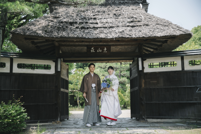 シンボルとなる門で