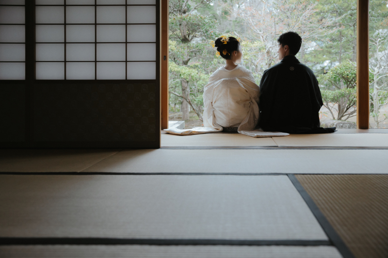 和室で