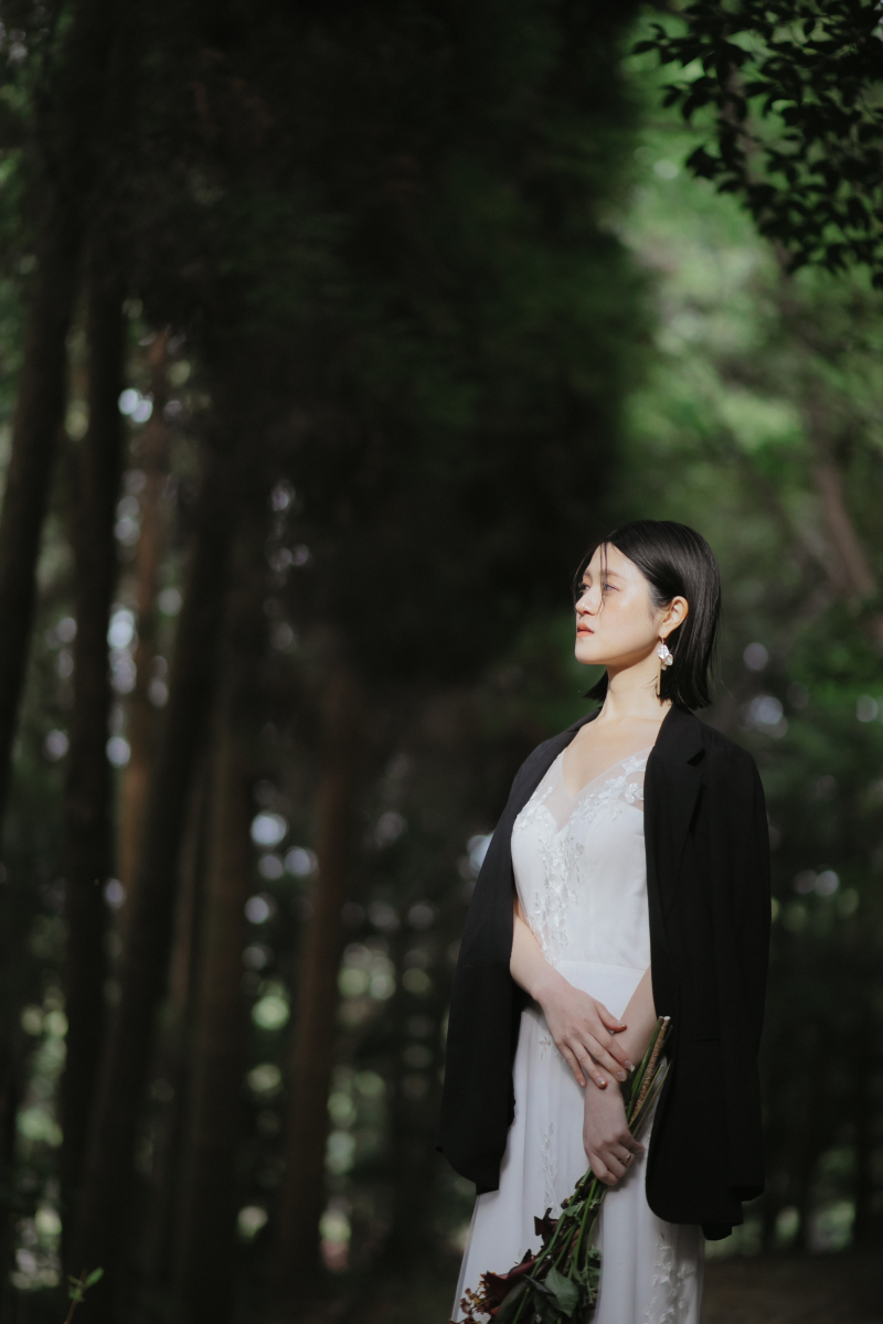 飾り立てすぎず