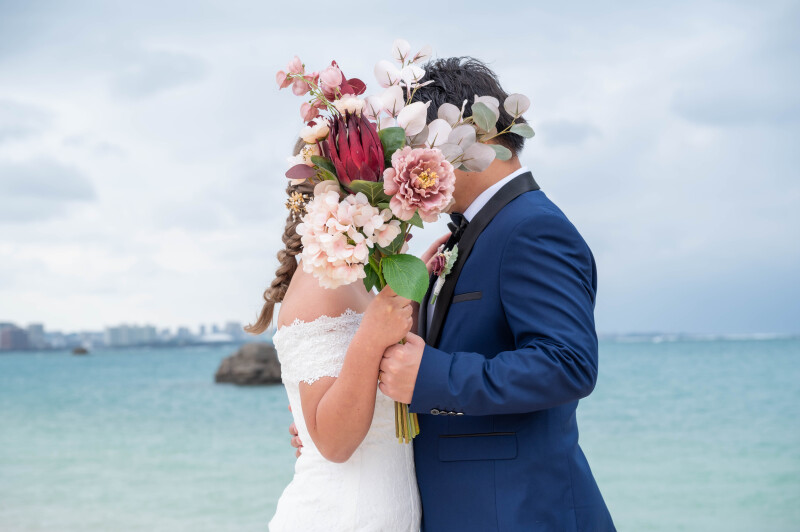 ブーケ越しのキス