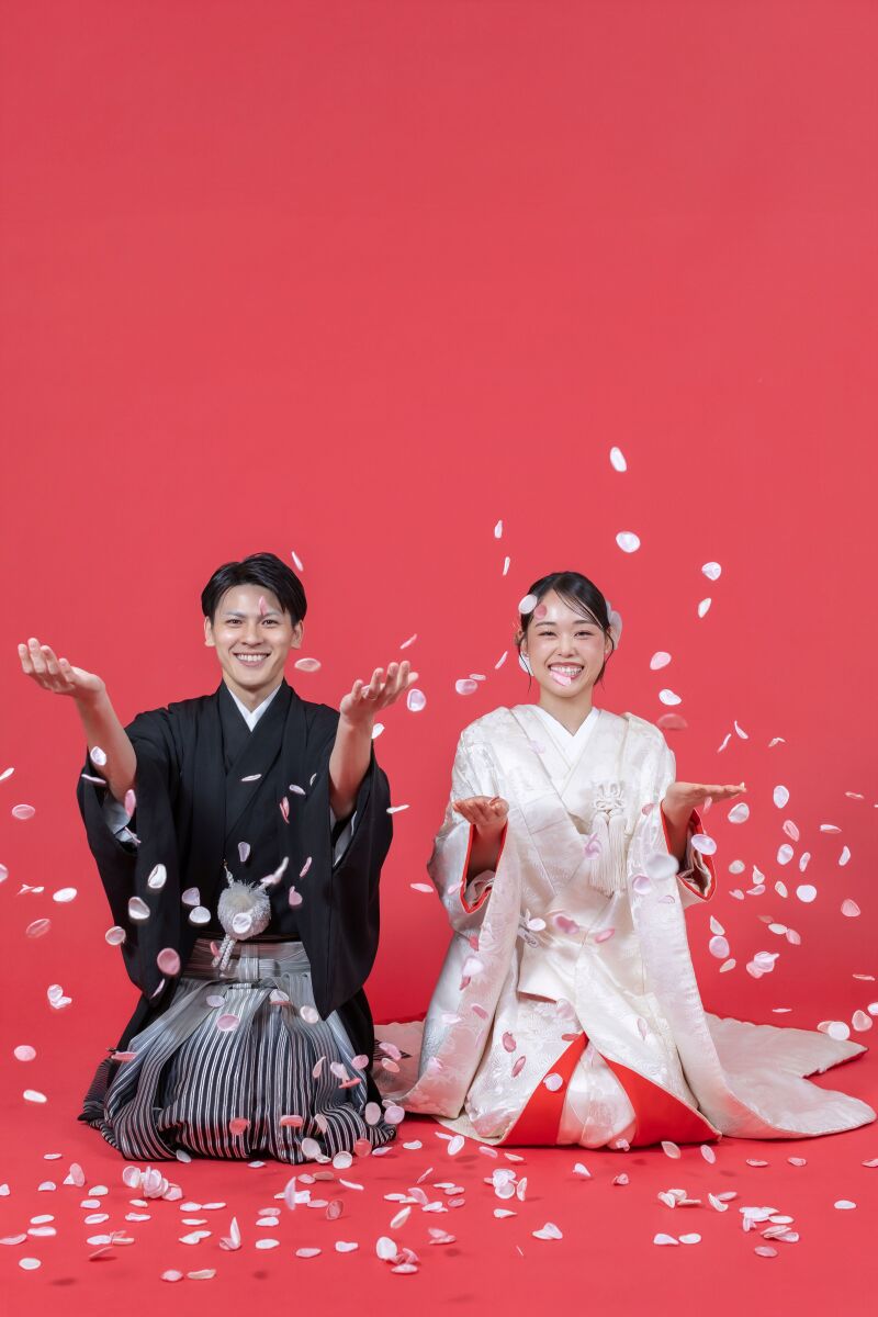 花びら舞う、祝福の瞬間