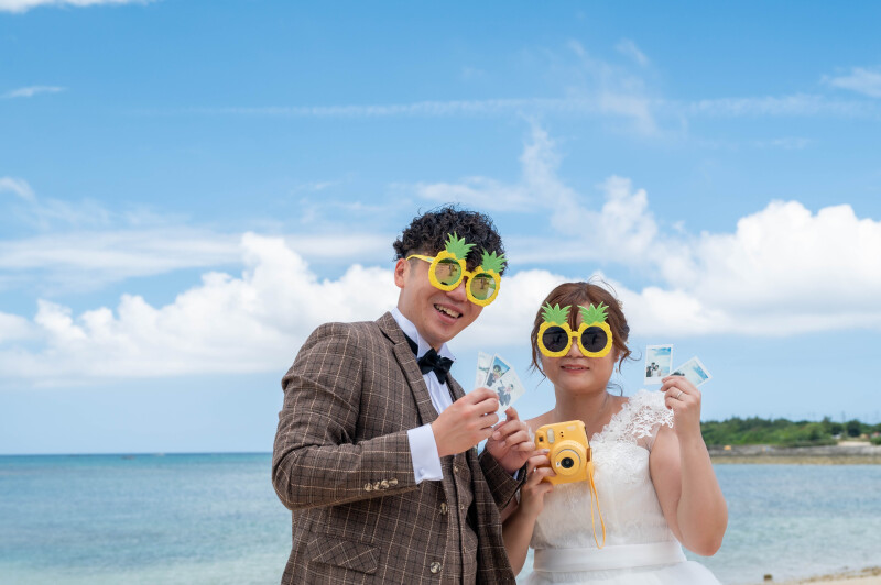 パイナップルサングラスでスマイル